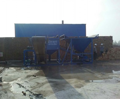 中鐵十一局濟(jì)青高鐵洗石機(jī)現(xiàn)場